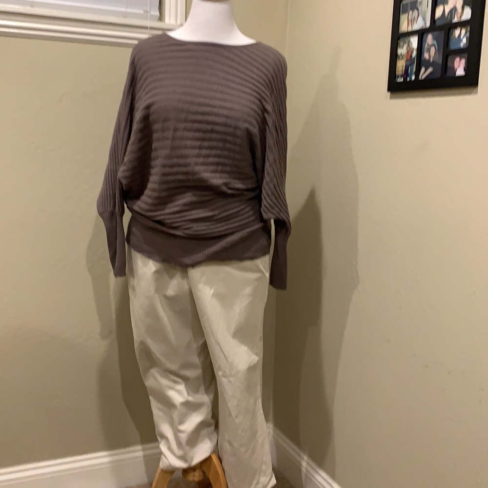 Beige Venezia Capris